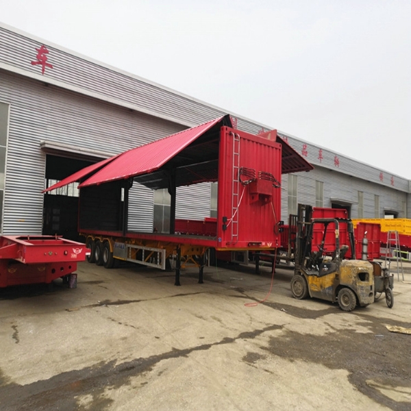 飞翼箱式半挂车