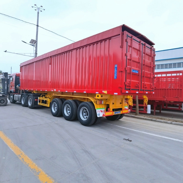 飞翼箱式半挂车